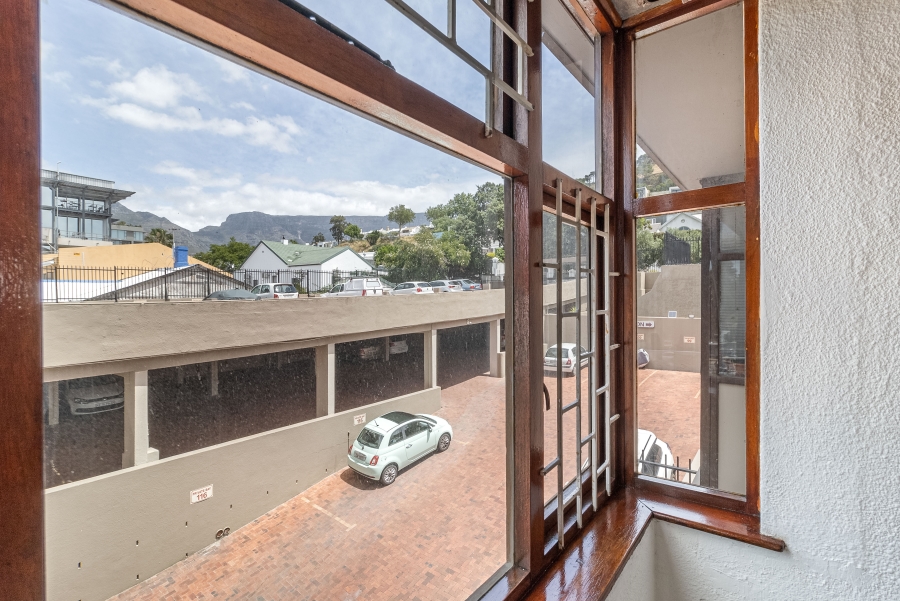 To Let 1 Bedroom Property for Rent in Green Point Western Cape